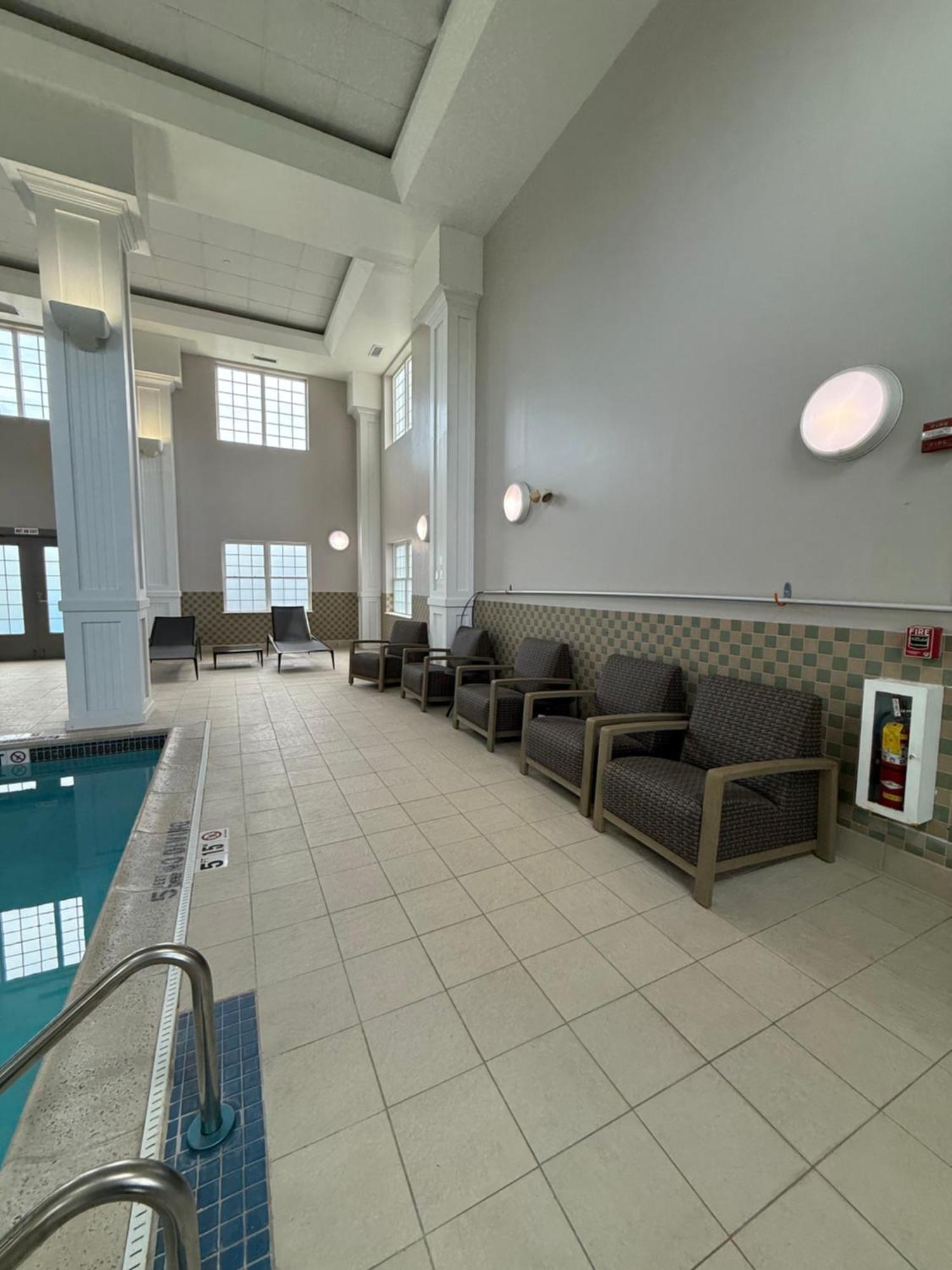 Four Points By Sheraton Bedford Manchester Airport Екстер'єр фото